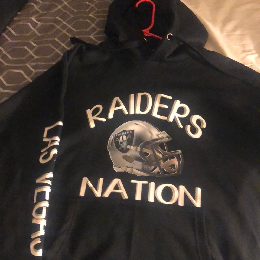 Men’s pullover sweatshirt